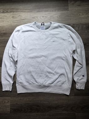 Champion Men’s White Crewneck Sweatshirt